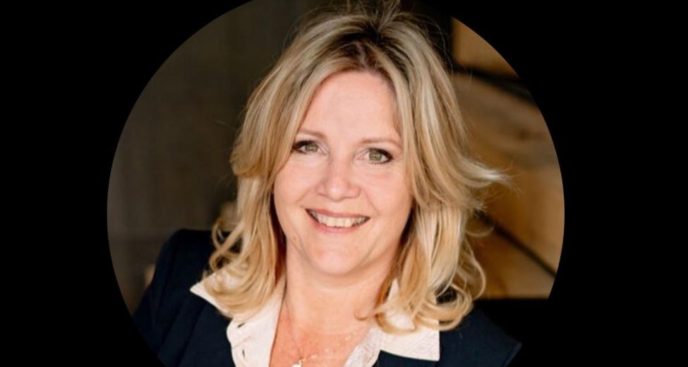 afbeelding adviseur die je aankijkt