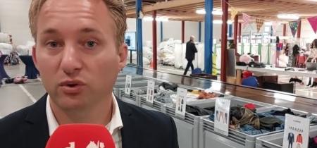 Afbeelding Man die praat in microfoon
