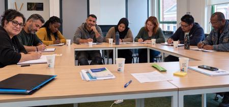afbeelding lerende statushouders in een klas