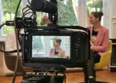 afbeelding camera die interview filmt